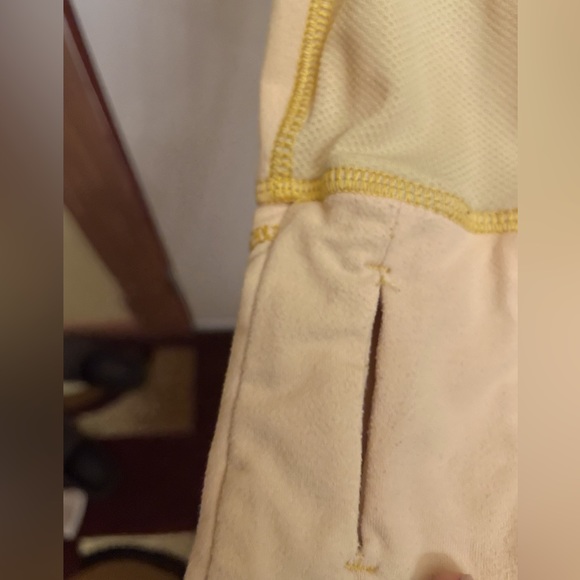 ⬇️ $ 35. ⬇️ Lululemon Size 10 long sleeve sweater in a light banana colour - Picture 8 of 12